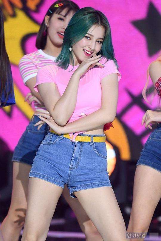 巨乳老婆被
